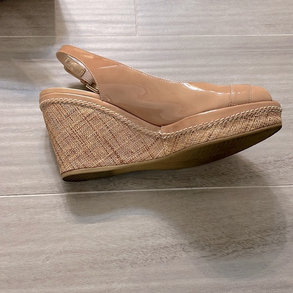 Stuart Weitzman wedge sandals Size 8 - Picture 3 of 13